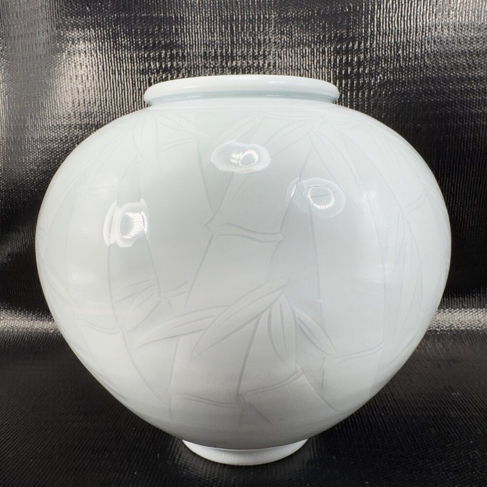 Celadon Pottery Vessel Vase With Bamboo Pattern Light Green Artist‎ Signed Vase